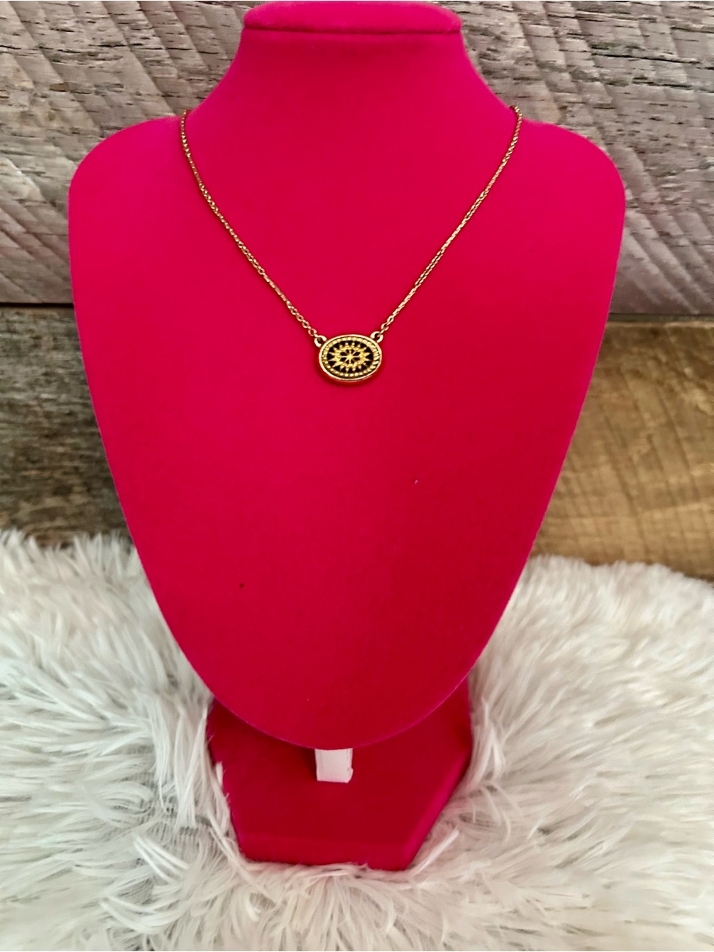 Vintage Avon Gold Sunburst Pendant Necklace